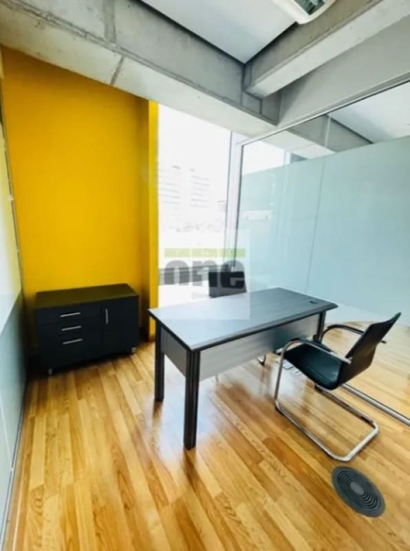 Zona 10 Edificio Platina oficina amueblada de 130 mts — Oficina en Alquiler en Zona 10, Guatemala, Ciudad — foto 4 de 10