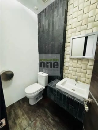 Zona 10 Edificio Platina oficina amueblada de 130 mts — Oficina en Alquiler en Zona 10, Guatemala, Ciudad — miniatura 2 de 10