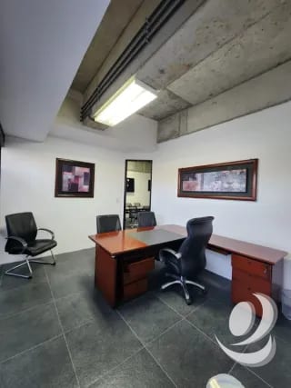 Rento Oficina en Zona 10, Ciudad de Guatemala.  Design Center – Frente a Oakland Mall. — Oficina en Alquiler en Zona 10, Guatemala, Ciudad — miniatura 6 de 17