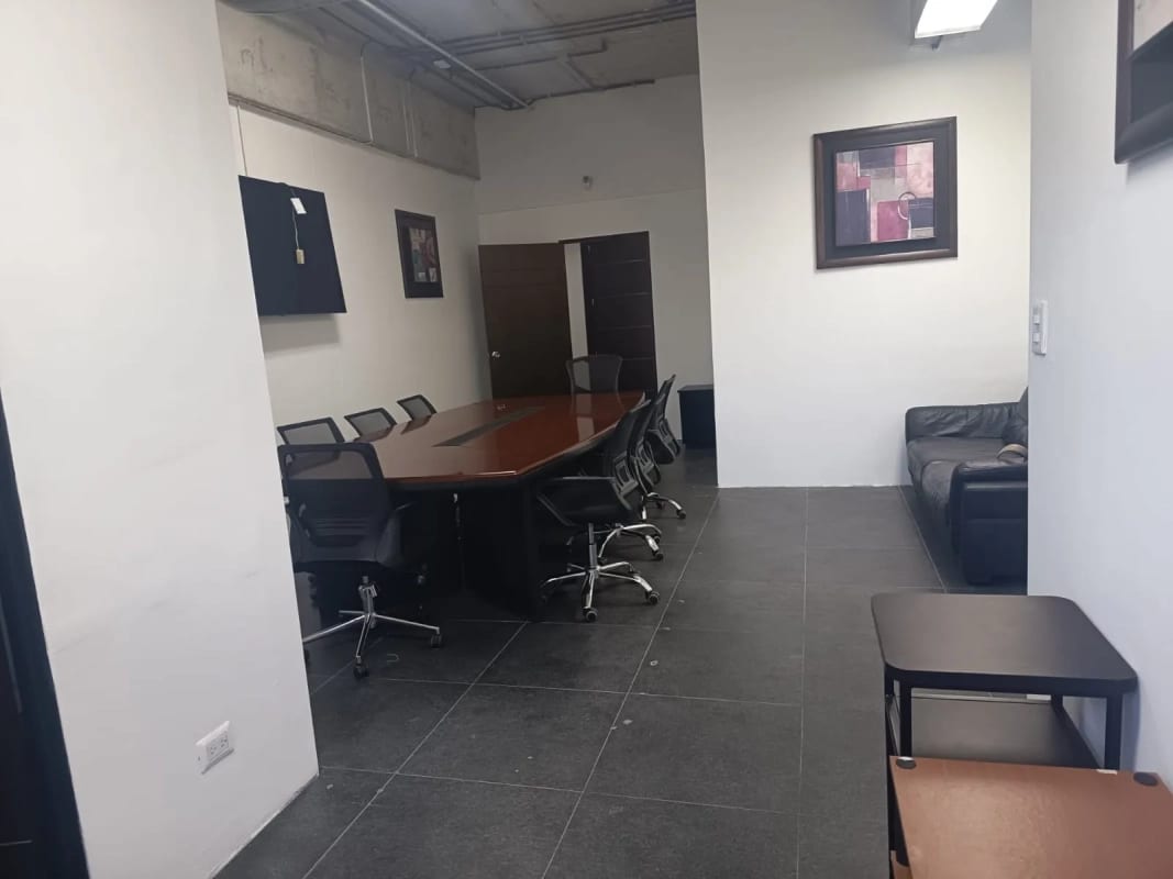 Vendo Oficina en Zona 10, Ciudad. Design Center Frente a Oakland — Oficina en Venta en Design Center, Zona 10, Guatemala, Ciudad — foto 9 de 17