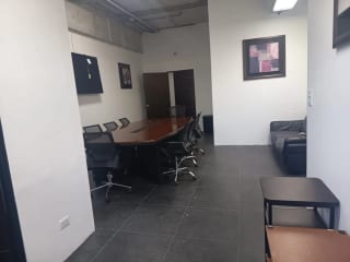 Vendo Oficina en Zona 10, Ciudad. Design Center Frente a Oakland — Oficina en Venta en Design Center, Zona 10, Guatemala, Ciudad — miniatura 9 de 17