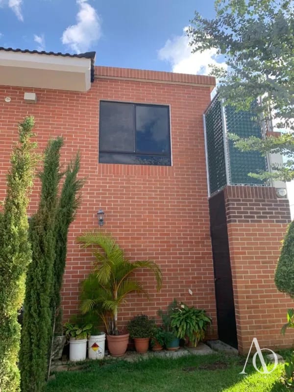 Casa en Venta en Portal de San Isidro 3, zona 16 / EN DIRECTO — Casa en Venta en Portal de San Isidro III, Zona 16, Guatemala, Ciudad — foto 1 de 16