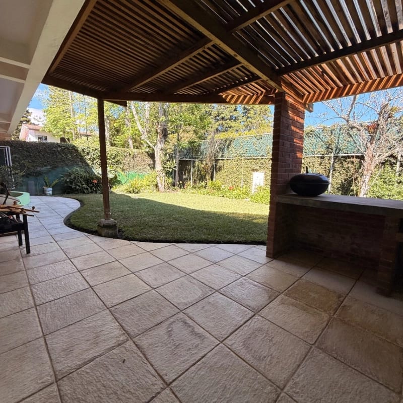 Casa en venta | 4 hab | 6 parqueos | jardin con pergola | San Antonio CAES — Casa en Venta en San Antonio, Carretera a El Salvador, Guatemala, Ciudad — foto 2 de 13