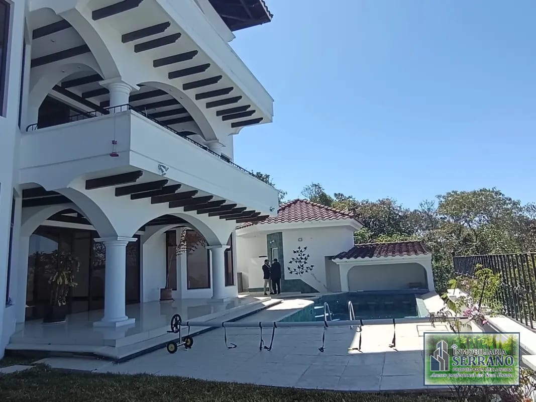 Vendo Espectacular MANSIÓN DE LUJO EN ALTOS DE MONTEBELLO. — Casa en Venta en Santa Catarina Pinula, Carretera a El Salvador, Guatemala, Ciudad — foto 2 de 17
