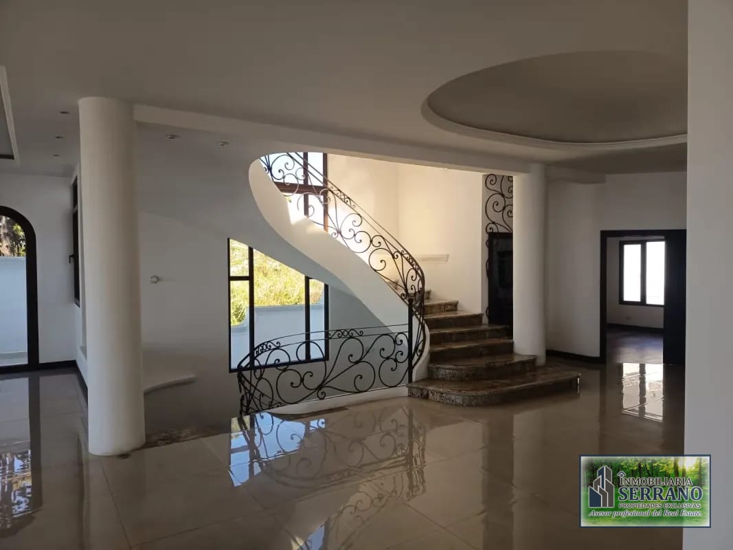 Vendo Espectacular MANSIÓN DE LUJO EN ALTOS DE MONTEBELLO. — Casa en Venta en Santa Catarina Pinula, Carretera a El Salvador, Guatemala, Ciudad — foto 9 de 17