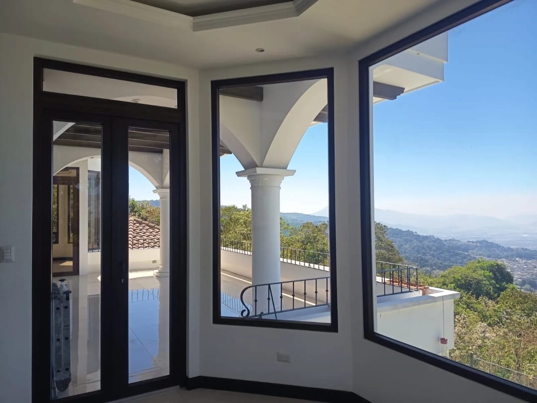 Vendo Espectacular MANSIÓN DE LUJO EN ALTOS DE MONTEBELLO. — Casa en Venta en Santa Catarina Pinula, Carretera a El Salvador, Guatemala, Ciudad — foto 7 de 17