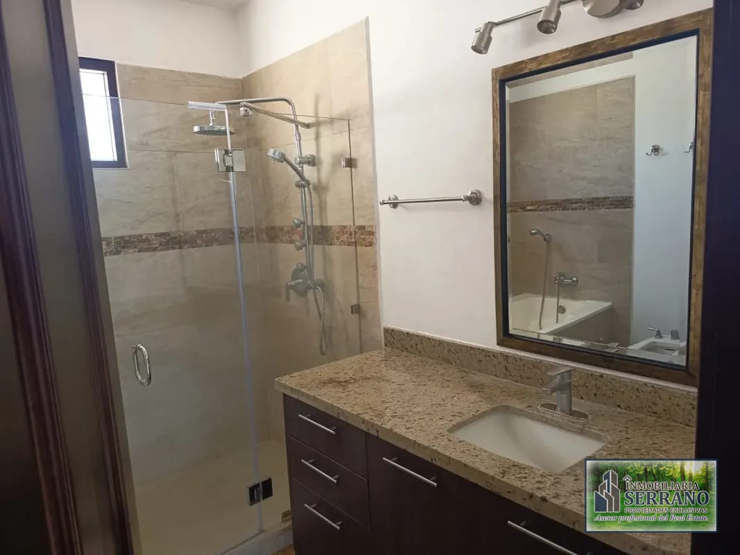Vendo Espectacular MANSIÓN DE LUJO EN ALTOS DE MONTEBELLO. — Casa en Venta en Santa Catarina Pinula, Carretera a El Salvador, Guatemala, Ciudad — foto 3 de 17
