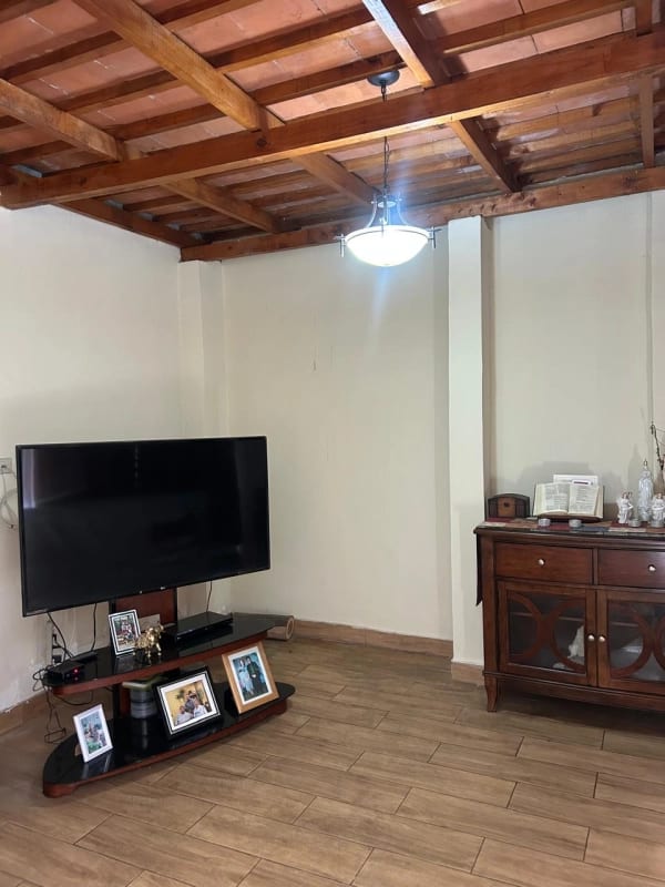 CASA EN VENTA CONDOMINIO ALTOS DEL ENCINAL, ZONA 7 DE MIXCO — Casa en Venta en Zona 7 Mixco, Guatemala, Ciudad — foto 4 de 11