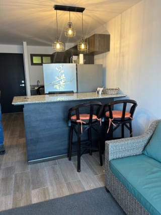 MODERNO ARTAMENTO EN ALQUILER TOTALMENTE AMUEBLADO Y EQUIPADO / PETÁPOLIS, ZONA 12 — Apartamento en Alquiler en Zona 12, Guatemala, Ciudad — miniatura 9 de 10