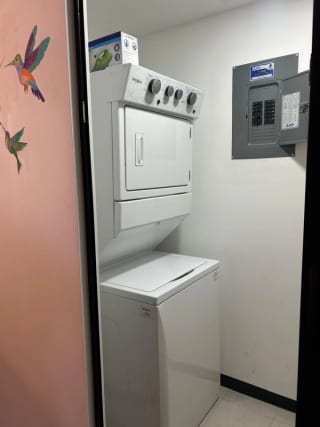 MODERNO ARTAMENTO EN ALQUILER TOTALMENTE AMUEBLADO Y EQUIPADO / PETÁPOLIS, ZONA 12 — Apartamento en Alquiler en Zona 12, Guatemala, Ciudad — miniatura 3 de 10