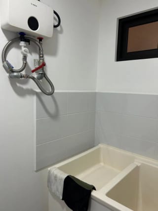 MODERNO ARTAMENTO EN ALQUILER TOTALMENTE AMUEBLADO Y EQUIPADO / PETÁPOLIS, ZONA 12 — Apartamento en Alquiler en Zona 12, Guatemala, Ciudad — miniatura 2 de 10