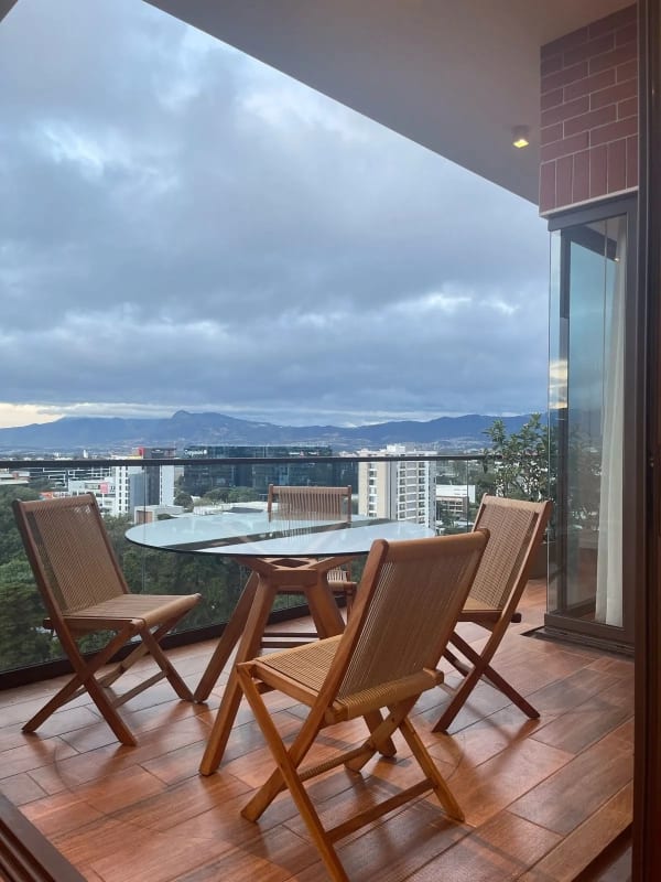 Se Alquila Apto Con o Sin Muebles en Zona 10. — Apartamento en Alquiler en Zona 10, Guatemala, Ciudad — foto 11 de 17