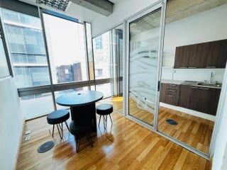 Oficina Amueblada de 130 mts en alquiler en zona 10 — Oficina en Alquiler en Zona 10, Guatemala, Ciudad — miniatura 10 de 12