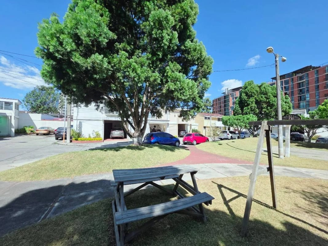 Casa Para Inversión en Venta en Mariscal Zona 11 — Casa en Venta en Zona 11, Guatemala, Ciudad — foto 10 de 13