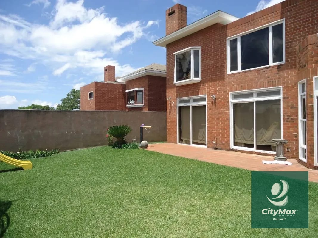 CASA EN VENTA EN CONDOMINIO COLINAS DE CASTEL — Casa en Venta en Colinas de Castel, Carretera a El Salvador, Guatemala, Ciudad — foto 9 de 15