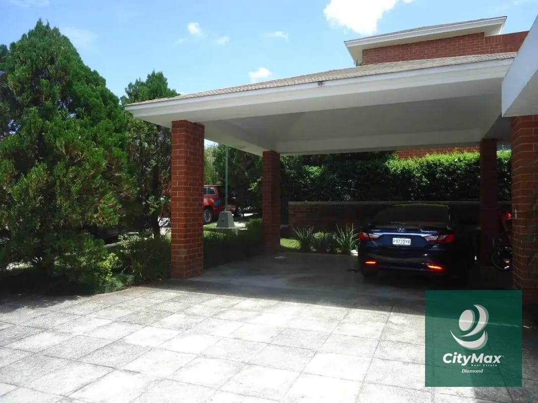 CASA EN VENTA EN CONDOMINIO COLINAS DE CASTEL — Casa en Venta en Colinas de Castel, Carretera a El Salvador, Guatemala, Ciudad — foto 5 de 15