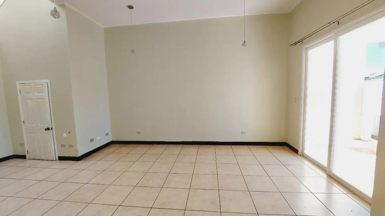 Casa en Venta en Condominio Carretera a Fraijanes — Casa en Venta en San José Pinula, Guatemala, Ciudad — foto 5 de 15