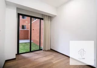 Apartamento con jardín en renta en zona 10 — Apartamento en Alquiler en Casa Ignacio, Zona 10, Guatemala, Ciudad — miniatura 11 de 14