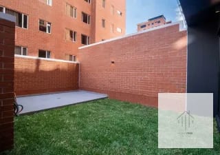 Apartamento con jardín en renta en zona 10 — Apartamento en Alquiler en Casa Ignacio, Zona 10, Guatemala, Ciudad — miniatura 2 de 14