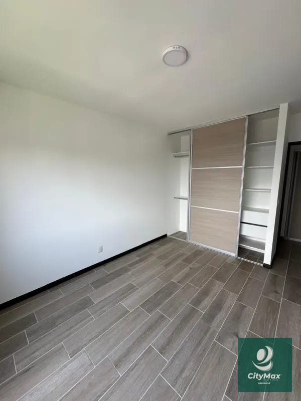Apartamento en Renta en La Villa Zona 14 Guatemala — Apartamento en Alquiler en Zona 14, Guatemala, Ciudad — foto 1 de 17