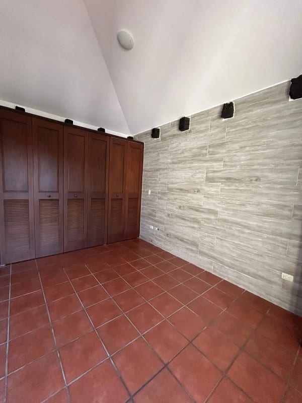 Vendo Casa en Carretera a el salvador km 20.5 LA FLORESTA.. — Casa en Venta en Fraijanes, Carretera a El Salvador, Guatemala, Ciudad — foto 5 de 17