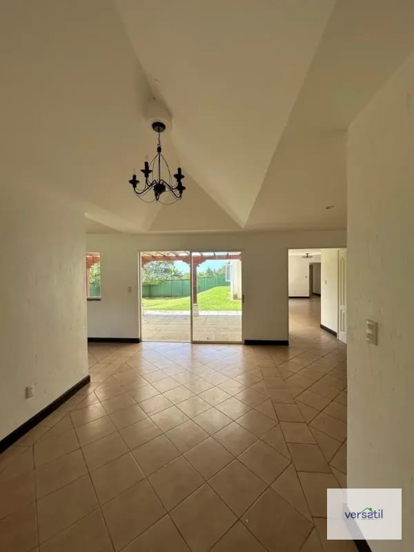 Linda Casa en Alquiler De UNA NIVEL Casa y Campo — Casa en Alquiler en Deco City, Carretera a El Salvador, Guatemala, Ciudad — foto 4 de 17