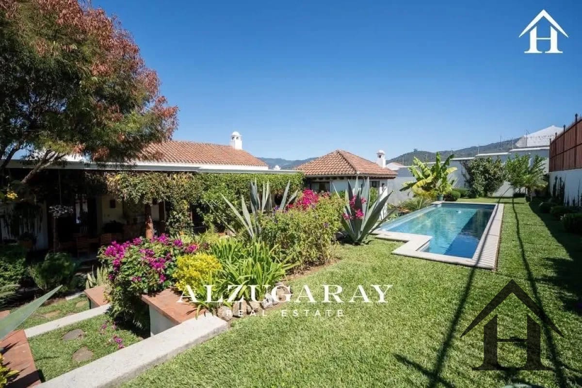 casa de 1 nivel con piscina  / amueblada / condominio Antigua — Casa en Venta en Antigua, Sacatepéquez — foto 1 de 11