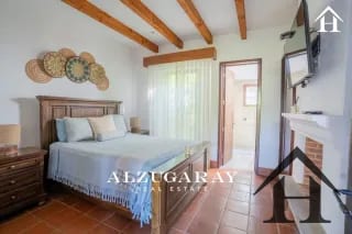 casa de 1 nivel con piscina  / amueblada / condominio Antigua — Casa en Venta en Antigua, Sacatepéquez — miniatura 4 de 11