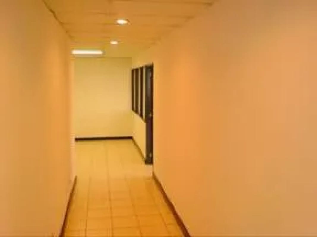 Oficina en Venta/Renta Centro Empresarial Zona 10 — Oficina en Alquiler en Zona 10, Guatemala, Ciudad — foto 5 de 6