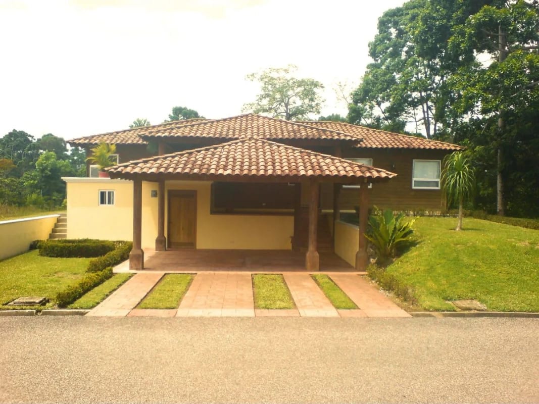 CASA EN VENTA Y RENTA EN AMATIQUE BAY — Casa en Alquiler en Puerto Barrios, Izabal — foto 4 de 13