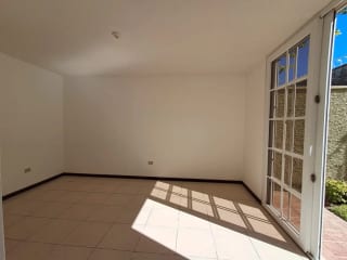 Venta de Casa en Residenciales Santa Mònica VI, Km. 16.5 Carretera a El Salvador — Casa en Venta en Carretera a El Salvador, Guatemala, Ciudad — miniatura 16 de 17