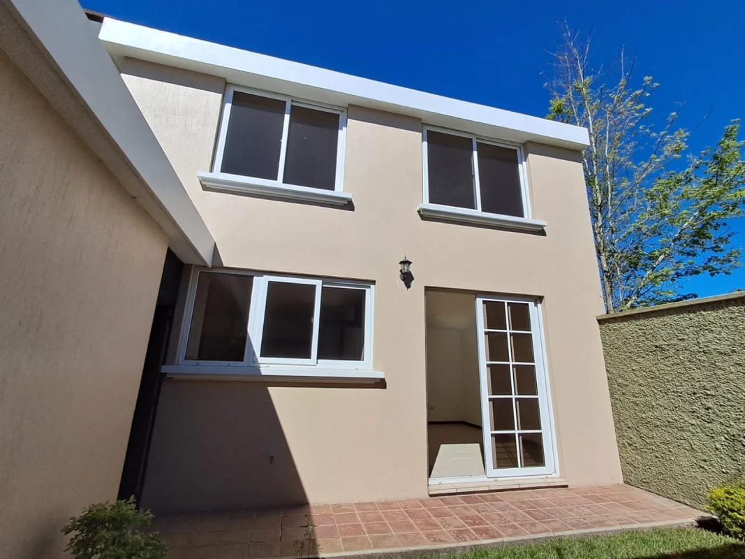 Venta de Casa en Residenciales Santa Mònica VI, Km. 16.5 Carretera a El Salvador — Casa en Venta en Carretera a El Salvador, Guatemala, Ciudad — foto 13 de 17