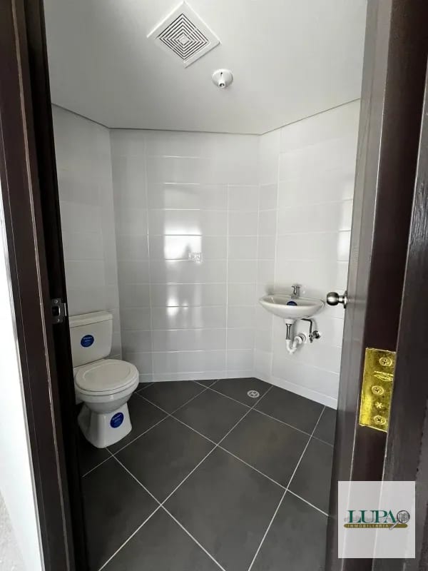 OFICINA EN VENTA O ALQUILER ZONA 4 — Oficina en Alquiler en all, Guatemala, Ciudad — foto 2 de 5