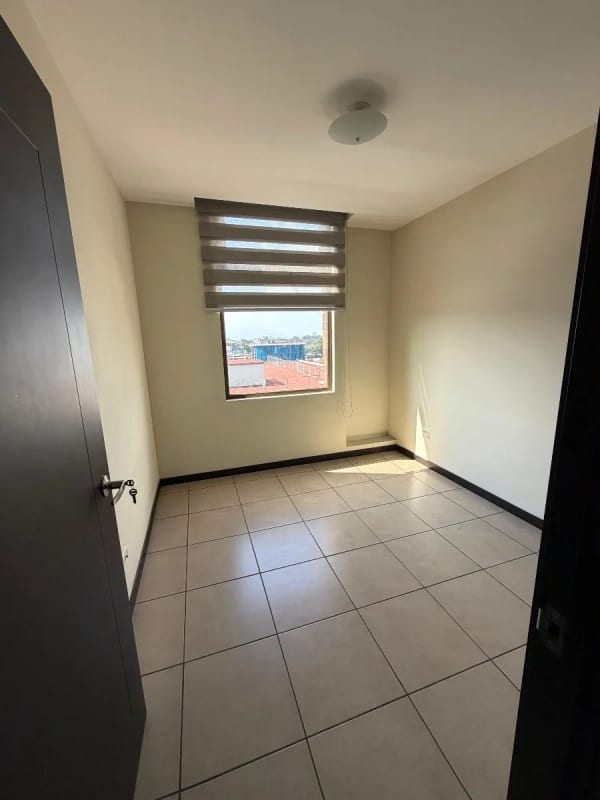 Rento apartamento Torre Barcelona Zona 9 — Apartamento en Alquiler en Torre Barcelona, Zona 9, Guatemala, Ciudad — foto 7 de 12