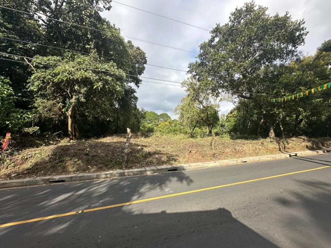 Vendo de Terrenos Planos en Santa Catarina Pinula zona 10 Guate. — Terreno en Venta en Bellas Luces, Santa Catarina Pinula, Guatemala, Ciudad — foto 6 de 7