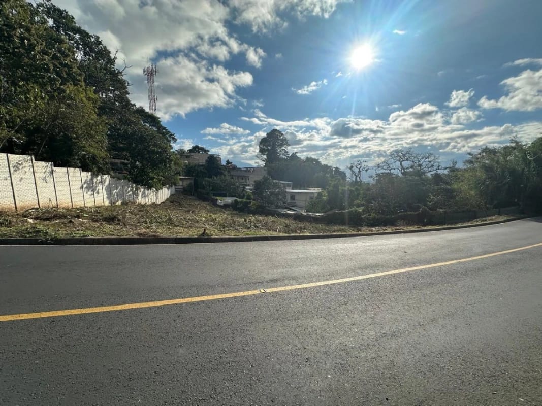 Vendo de Terrenos Planos en Santa Catarina Pinula zona 10 Guate. — Terreno en Venta en Bellas Luces, Santa Catarina Pinula, Guatemala, Ciudad — foto 3 de 7