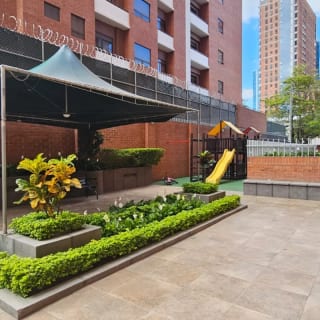 Apartamento en renta zona 10 edificio Santa María de 3 habitaciones + 2 parqueos — Apartamento en Alquiler en Santa María, Zona 10, Guatemala, Ciudad — miniatura 4 de 13