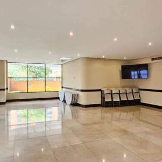 Apartamento en renta zona 10 edificio Santa María amueblado de 2 habitaciones + 2 parqueos — Apartamento en Alquiler en Santa María, Zona 10, Guatemala, Ciudad — miniatura 5 de 12