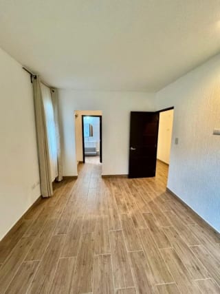 Apartamento en renta con jardín - CAES — Apartamento en Alquiler en Carretera a El Salvador, Guatemala, Ciudad — miniatura 5 de 11