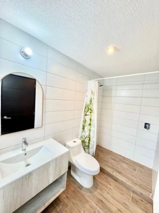 Apartamento en renta con jardín - CAES — Apartamento en Alquiler en Carretera a El Salvador, Guatemala, Ciudad — miniatura 4 de 11