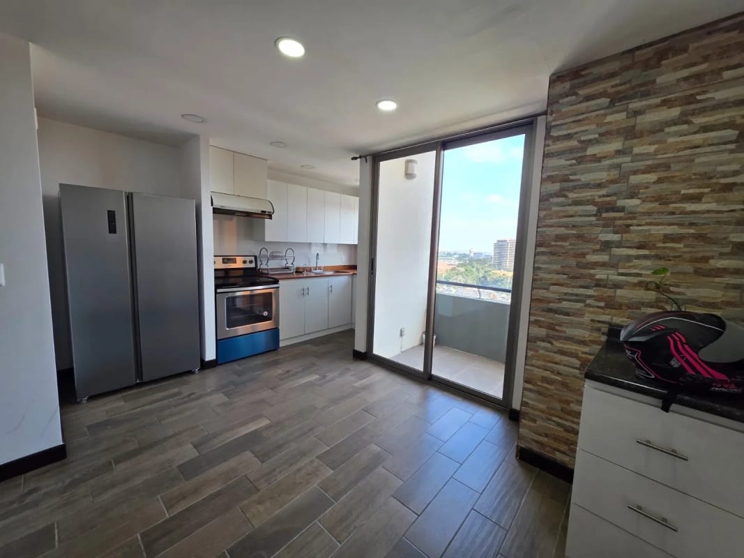 Apartamento en renta zona 10 — Apartamento en Alquiler en Verona, Zona 10, Guatemala, Ciudad — foto 3 de 16