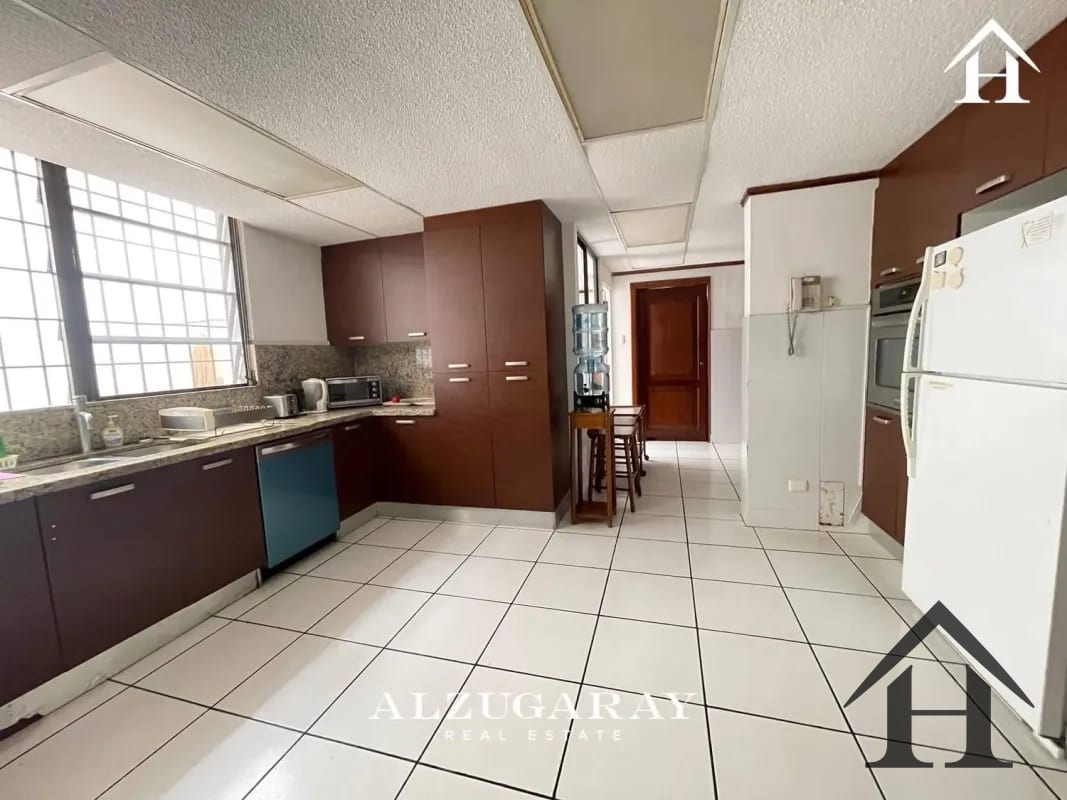 casa elegante en el exclusivo San Lazaro zona 15 — Casa en Venta en Zona 13, Guatemala, Ciudad — foto 3 de 11