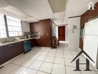 casa elegante en el exclusivo San Lazaro zona 15 — Casa en Venta en Zona 13, Guatemala, Ciudad — miniatura 3 de 11
