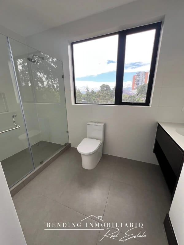 Apartamento en renta zona 14 edificio Vistana de 2 habitaciones + 2 parqueos — Apartamento en Alquiler en Vistana, Zona 14, Guatemala, Ciudad — foto 4 de 10