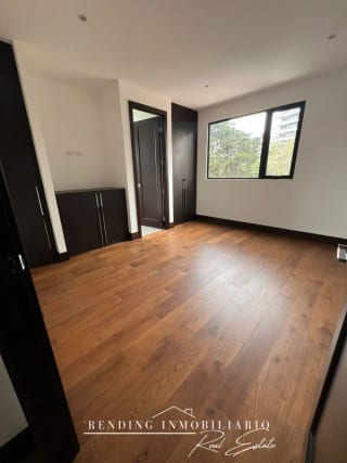 Apartamento en renta zona 14 edificio Vistana de 2 habitaciones + 2 parqueos — Apartamento en Alquiler en Vistana, Zona 14, Guatemala, Ciudad — miniatura 3 de 10