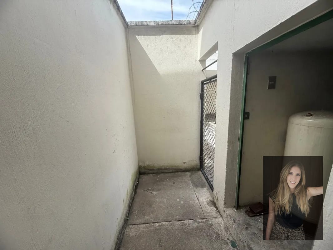 Amplia casa para oficina en zona 10 — Oficina en Alquiler en Zona 10, Guatemala, Ciudad — foto 10 de 17