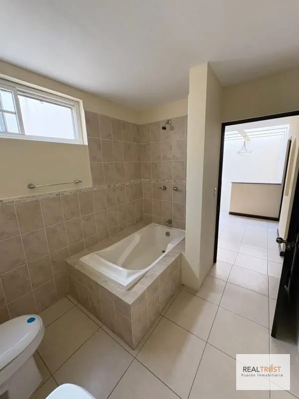 CASA EN VENTA EN KM 19.9 A SAN JOSE PINULA CONDOMINIO LOS MANANTIALES — Casa en Venta en San José Pinula, Carretera a El Salvador, Guatemala, Ciudad — foto 9 de 17