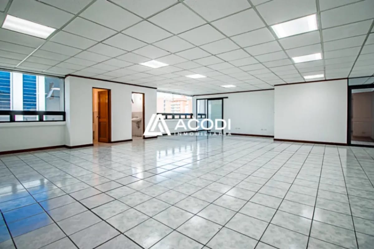 Oficina en Zona 10 — Oficina en Alquiler en Zona 10, Guatemala, Ciudad — foto 1 de 4