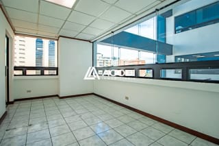 Oficina en Zona 10 — Oficina en Alquiler en Zona 10, Guatemala, Ciudad — miniatura 2 de 4