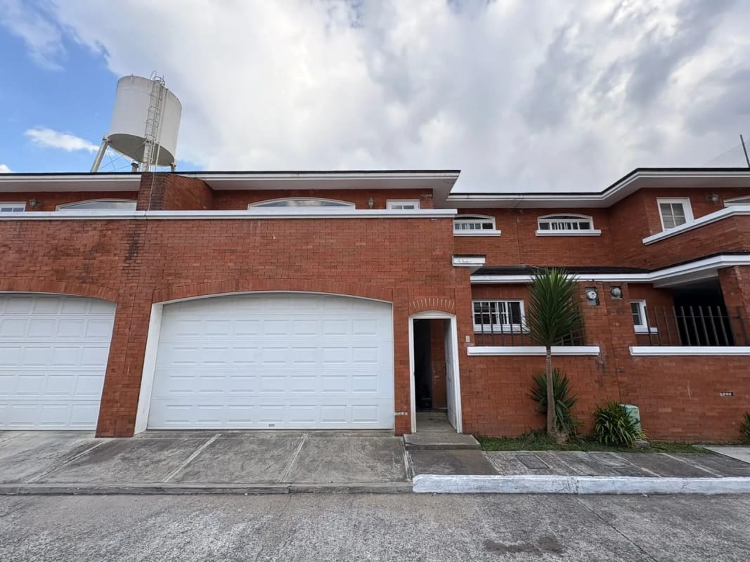 CASA EN VENTA EN KM 19.9 A SAN JOSE PINULA CONDOMINIO LOS MANANTIALES — Casa en Venta en Los Manantiales, Carretera a El Salvador, Guatemala, Ciudad — foto 1 de 17